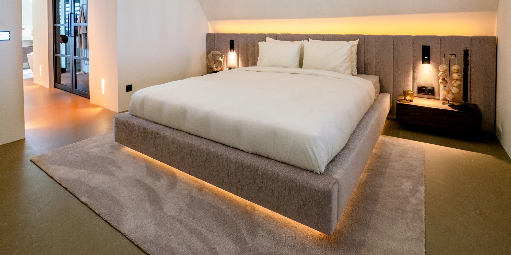 Bed op maat onder schuin dak