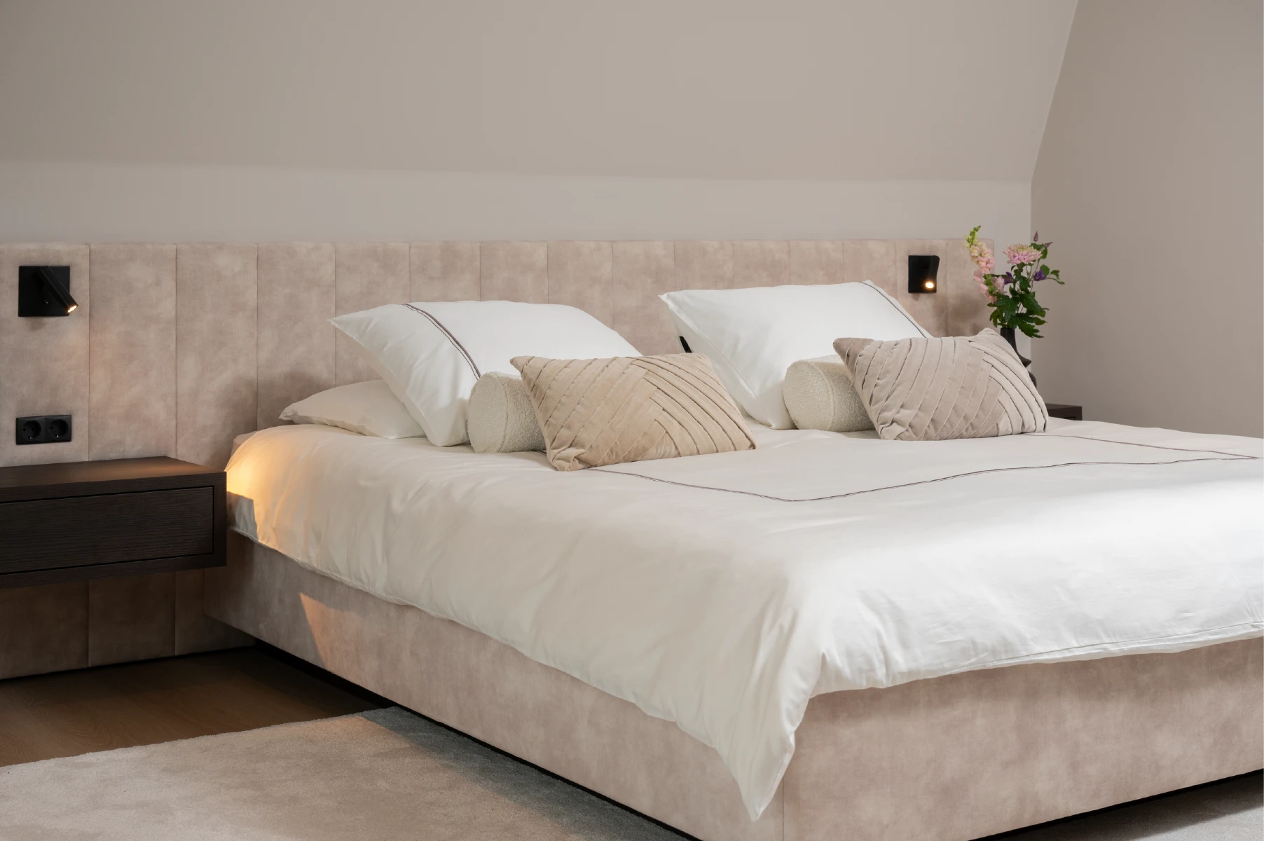 Beddesign Formosa onder schuin dak
