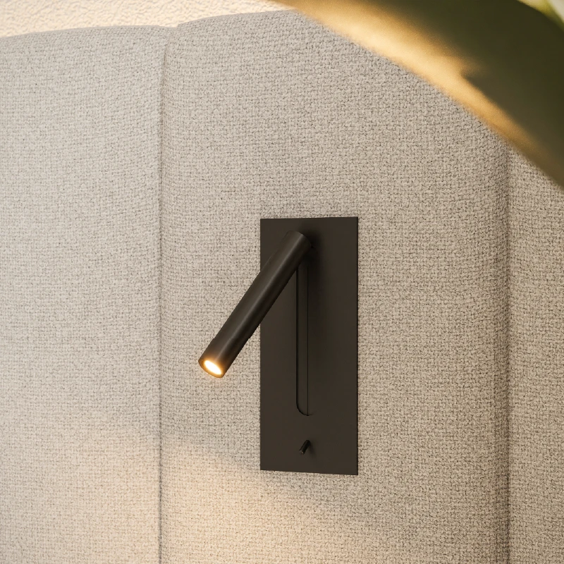 Ingebouwde bedlampen bij het hoofdpaneel van de Formosa