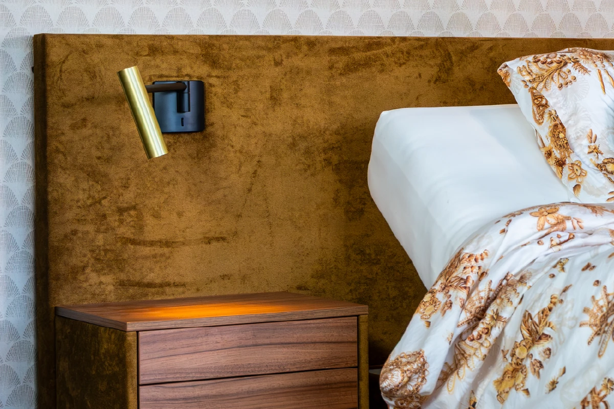 Bedlamp aan hoofdpaneel