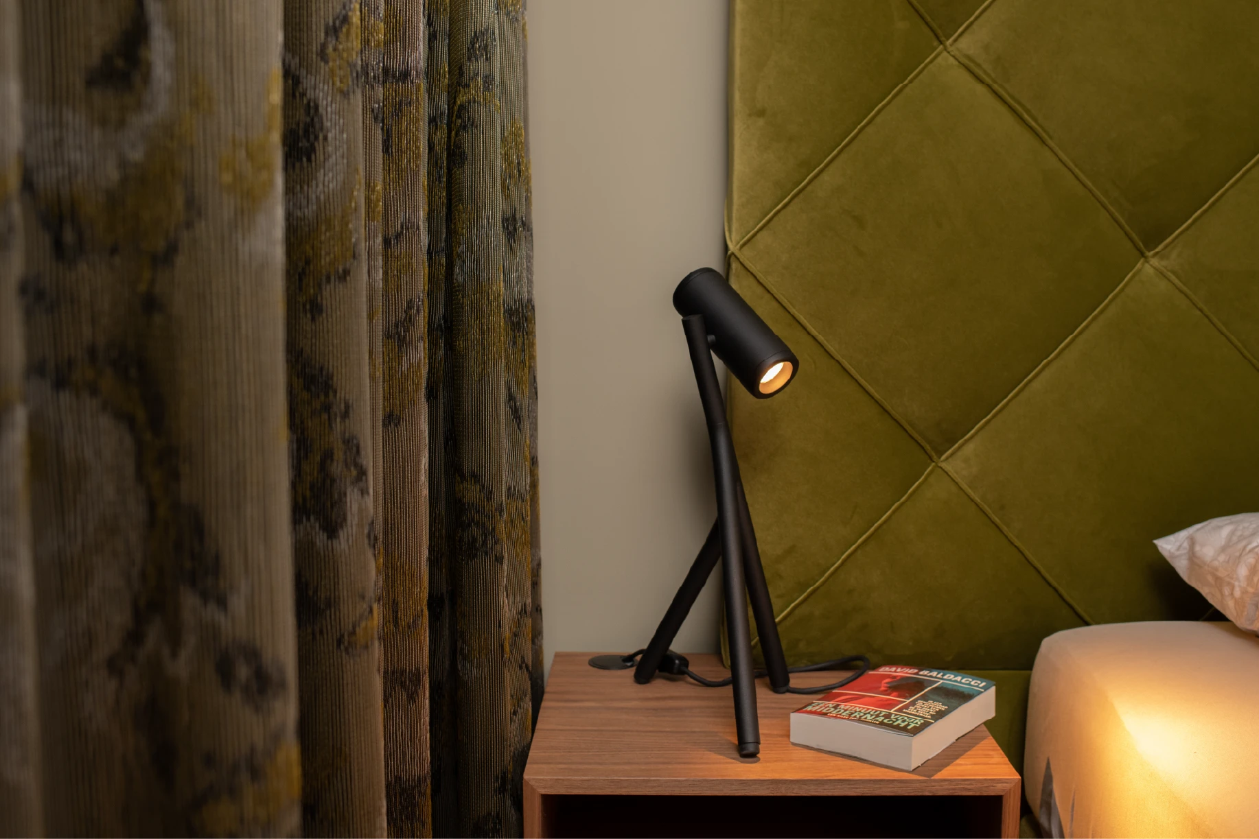 Bedlamp Medard Modular bij het hoofdpaneel