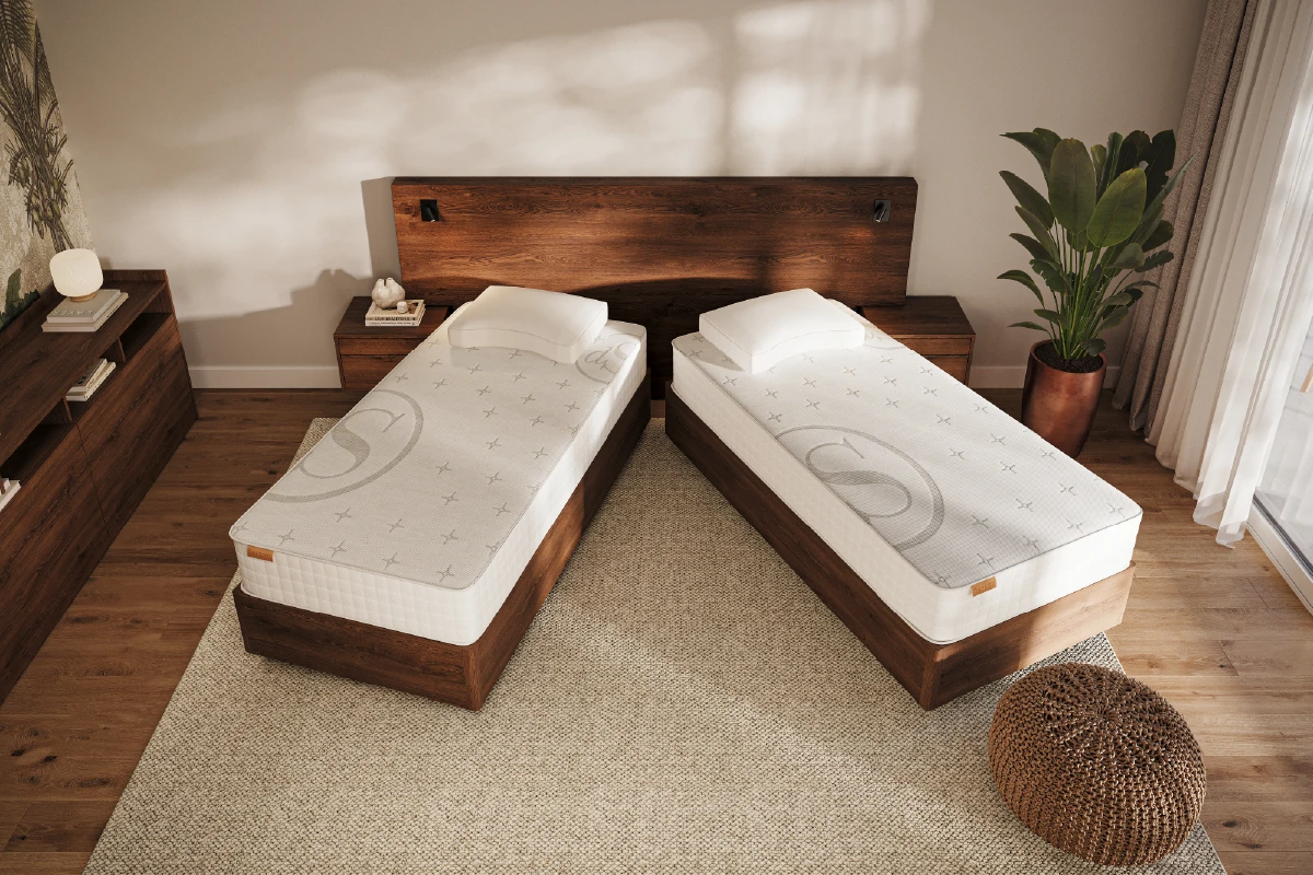 Deelbaar houten bed op wielen