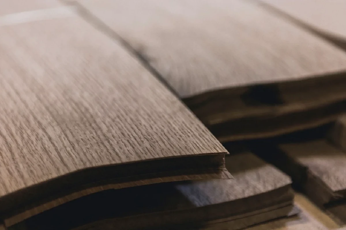 Massief hout en houtfineer voor houten bedden