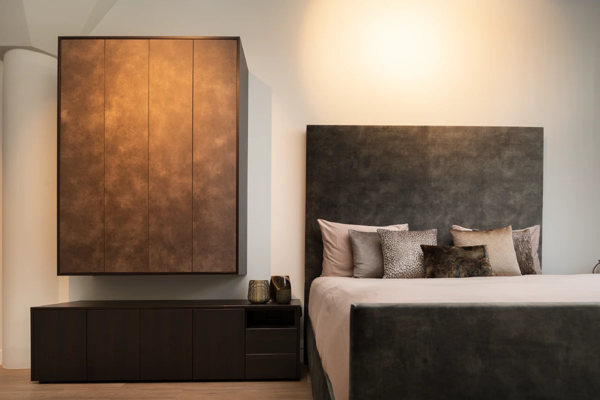 Dressoir en zwevende kast erboven