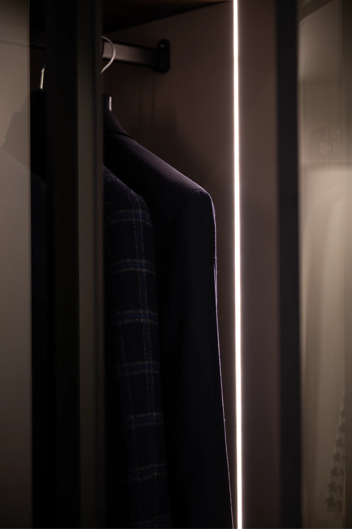 Detail van verlichting in kastwand