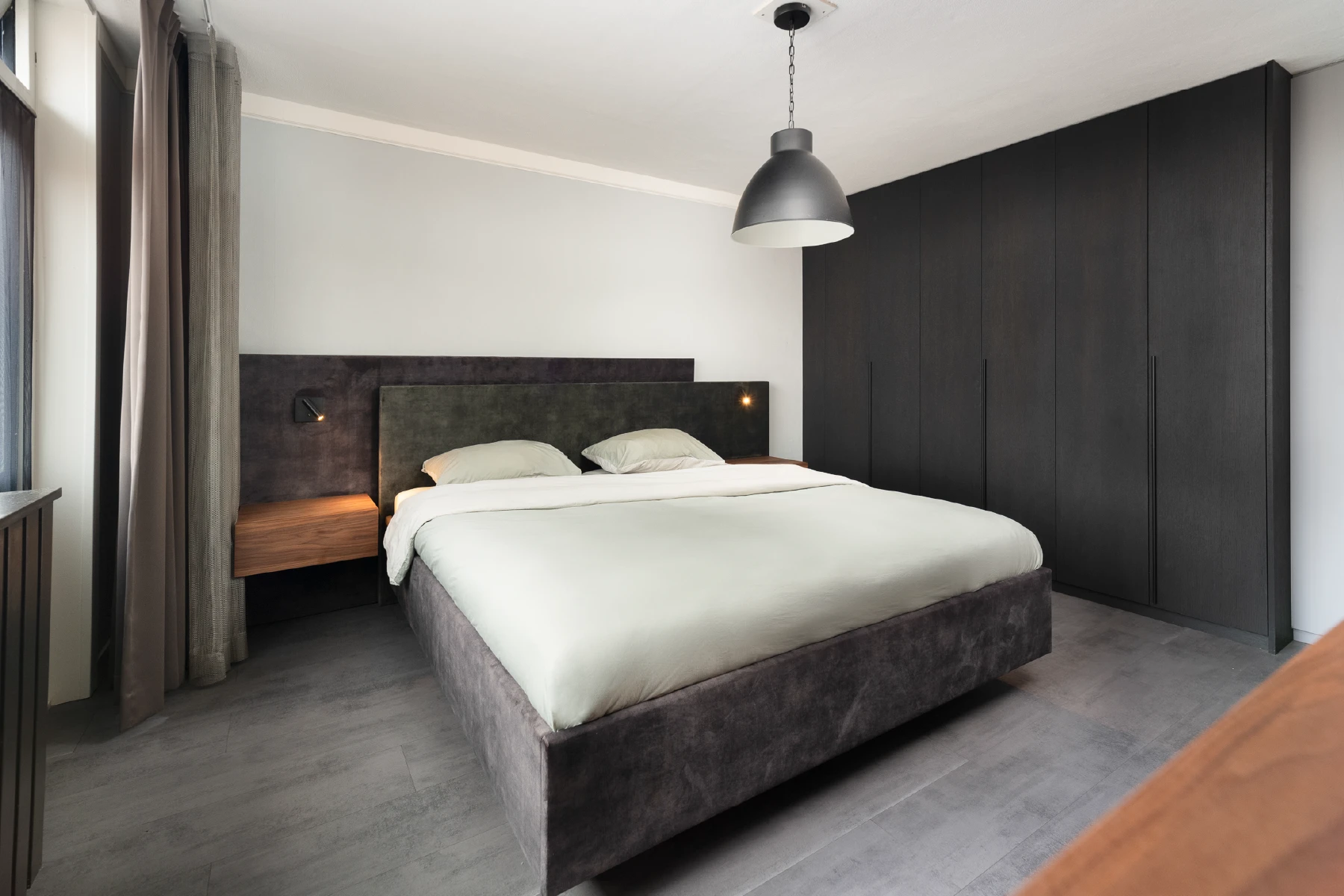 Moderne slaapkamer met design bed Duo Pezze