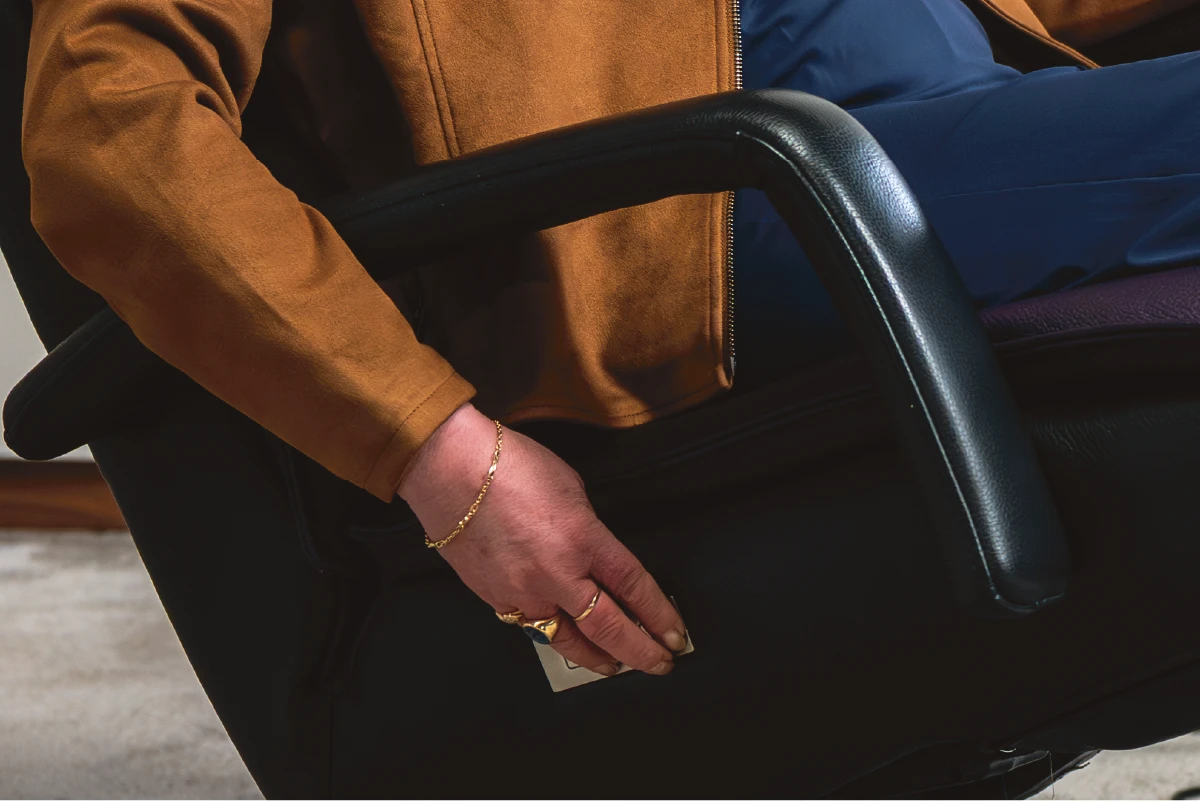 Meebewegende armleuning van de powernapstoel