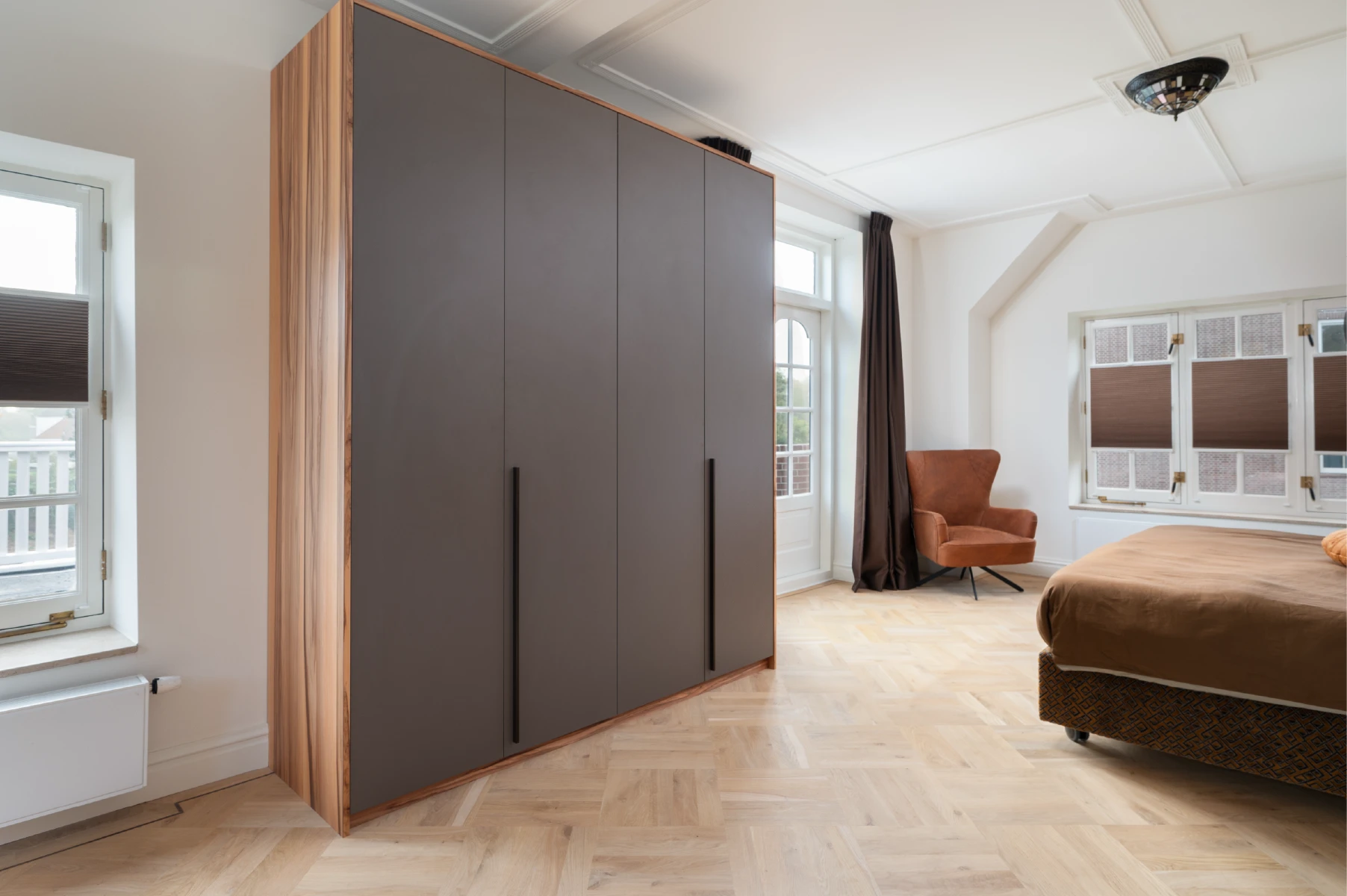 Maatwerk kast in slaapkamer van notariswoning