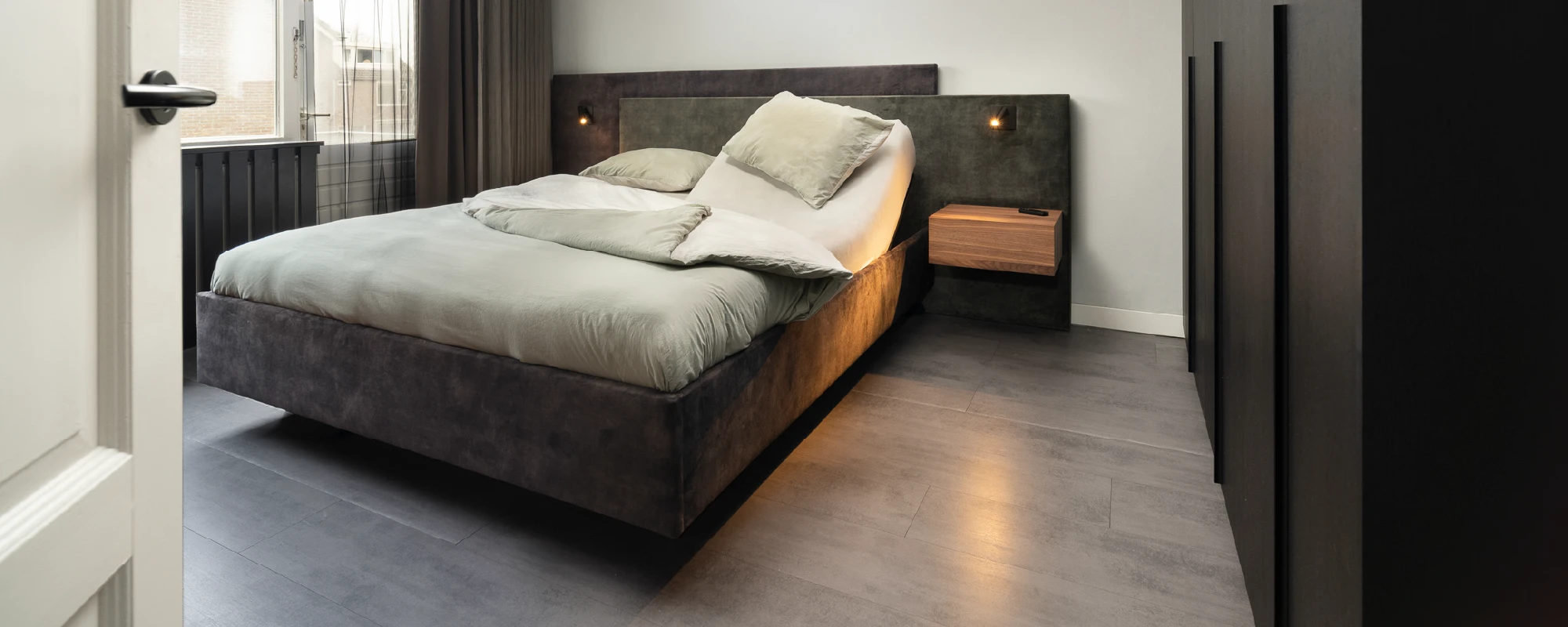 Overzicht van moderne slaapkamer met Duo Pezze