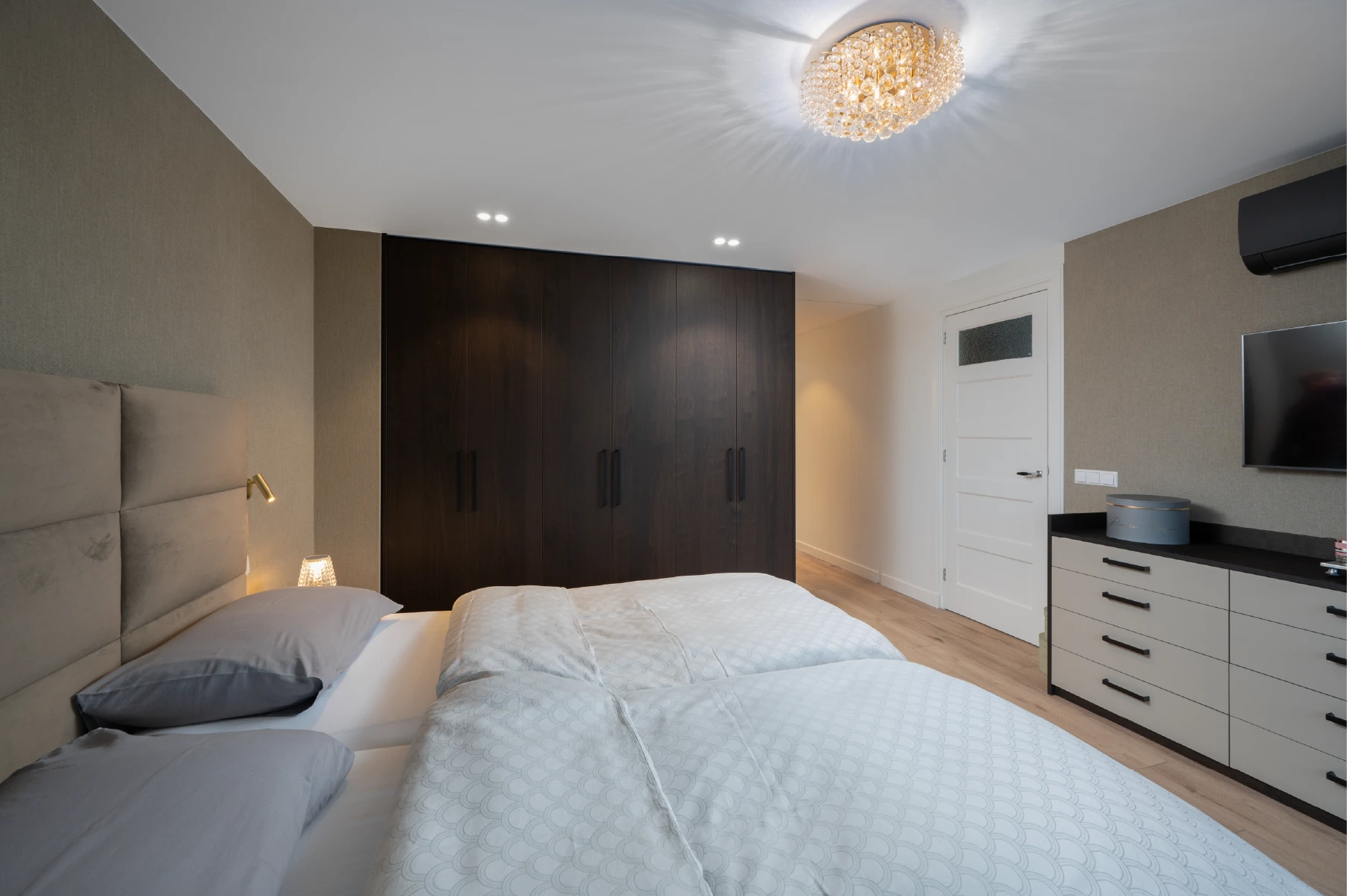 Grote slaapkamer na samenvoeging